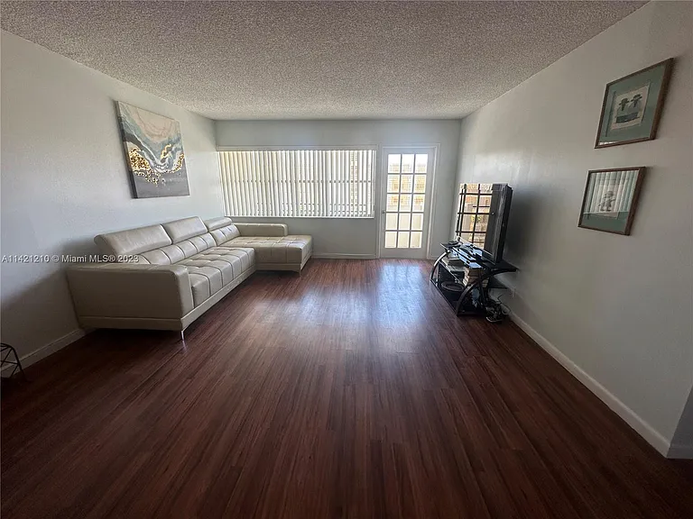 401 Golden Isles Dr #603 — Photo 4