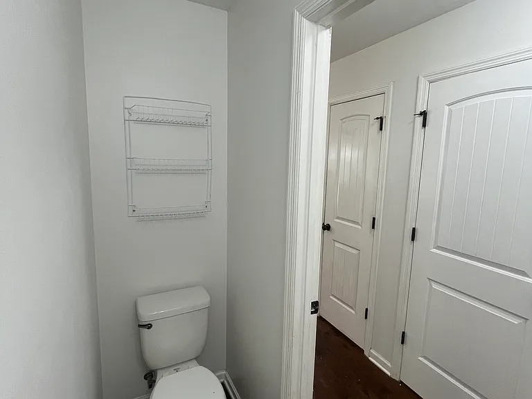 100 Bent Saddle St — Photo 12