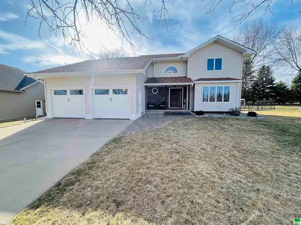 425 Terrtam St, Moville, IA 51039