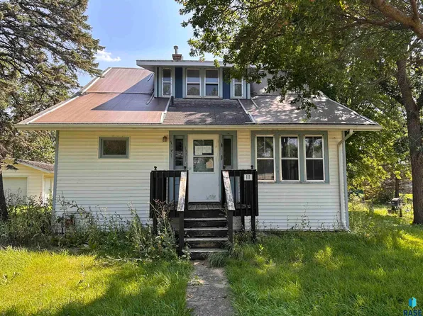 111 W 4th St, Ramona, SD 57054