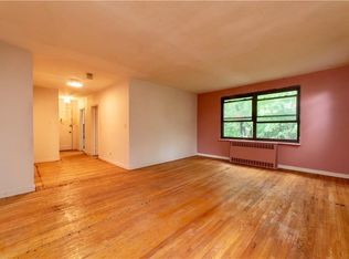 41 Rockledge Rd APT 2A, Hartsdale, NY 10530