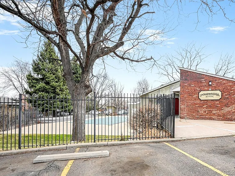 S Van Gordon Ct — Photo 14