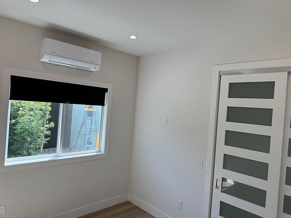 5th image of 13529 S Raymond Ave