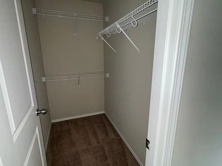 412 NE Miramar Cir — Photo 11