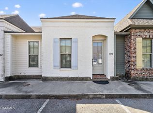 109 Rue Argenteuil Rd, Lafayette, LA 70506