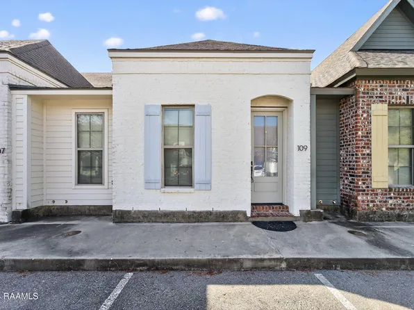 109 Rue Argenteuil Rd, Lafayette, LA 70506