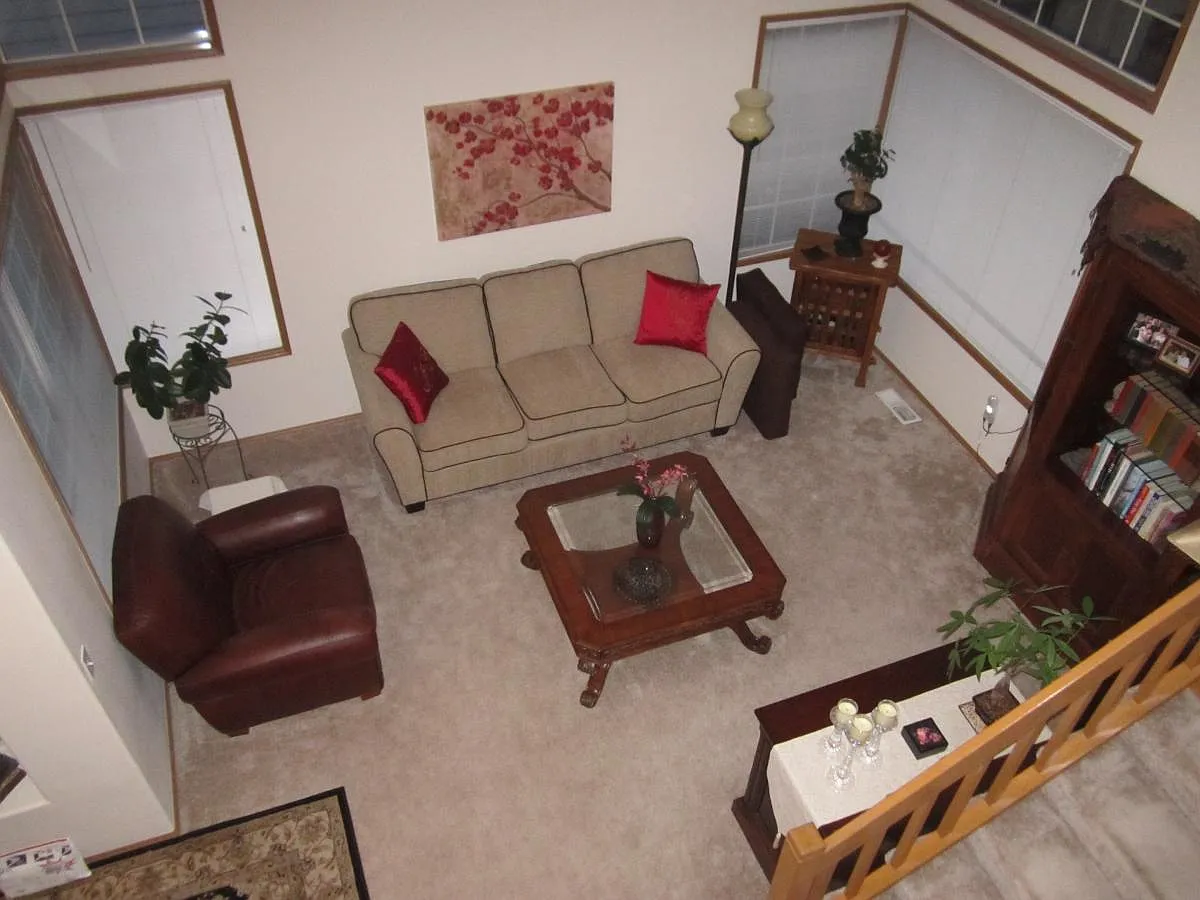 3 bed, 2.5 bath, 2060 sqft, $3,900 — Photo 3