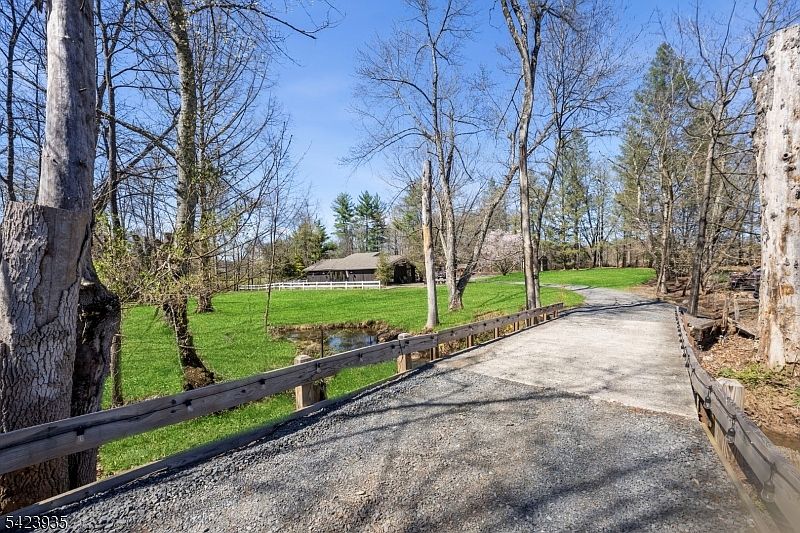1st image of 211 Mountain View Rd