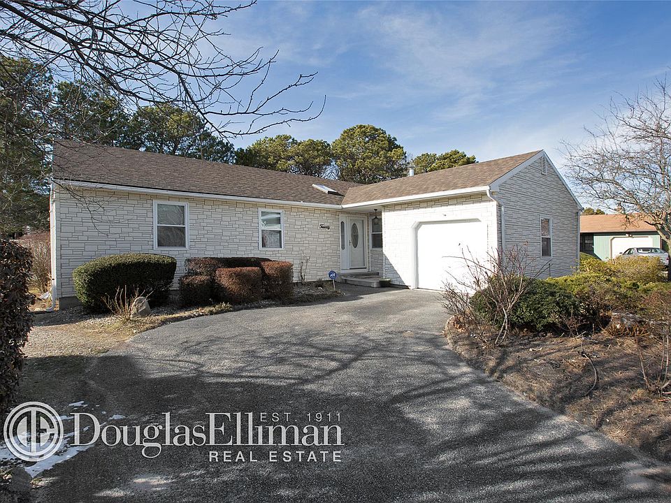 1st image of 20 Apple Blossom Ln