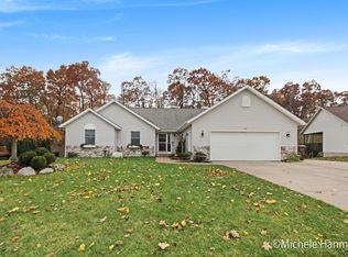 303 Glen Carin Dr NE, Rockford, MI 49341
