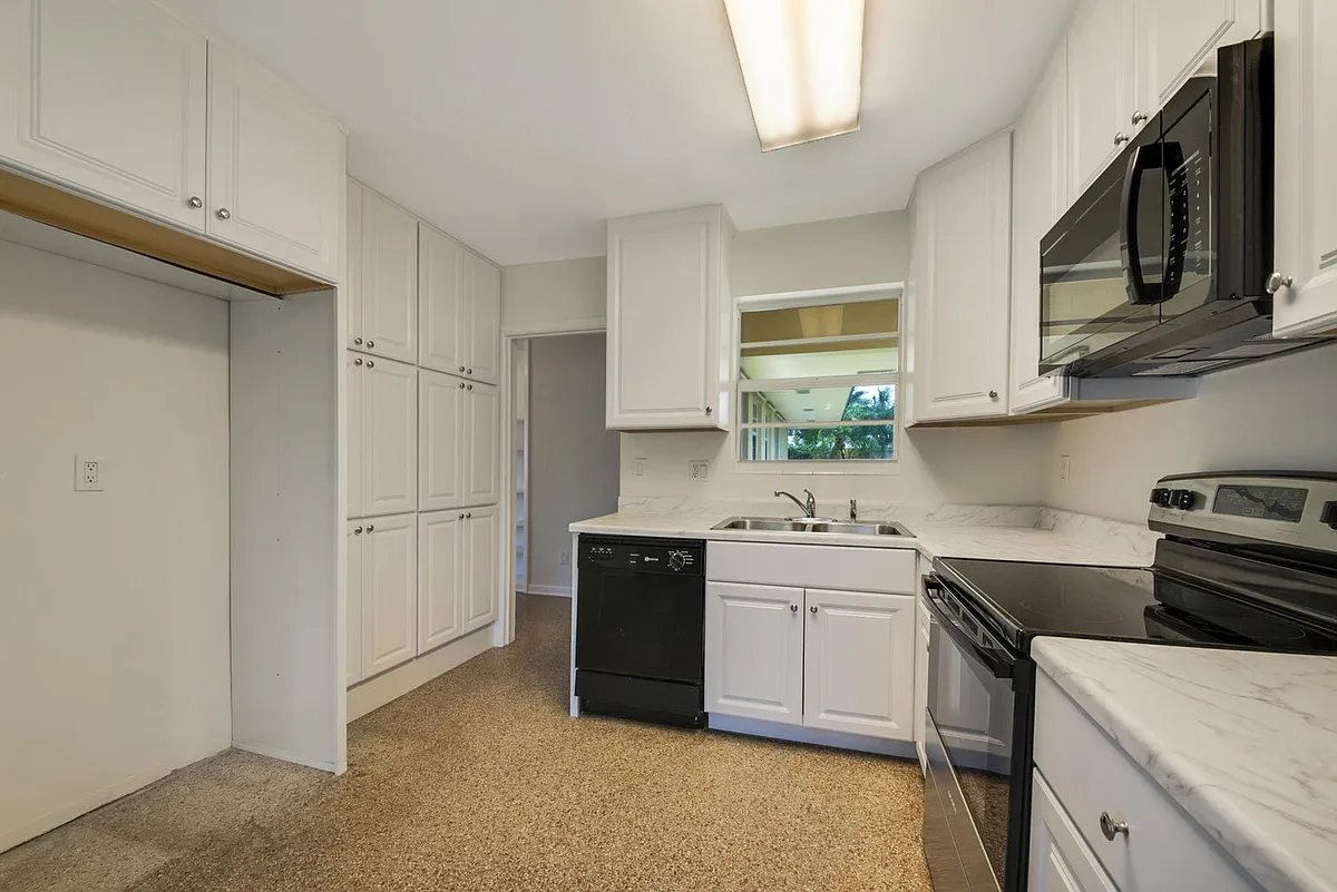 Building Photo - 2022 Collier Ave #0