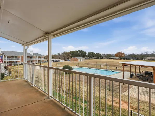8511 Westover Ct APT 238, Granbury, TX 76049