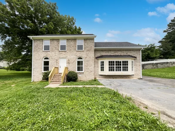 211 Pinehurst Dr, Columbia, TN 38401