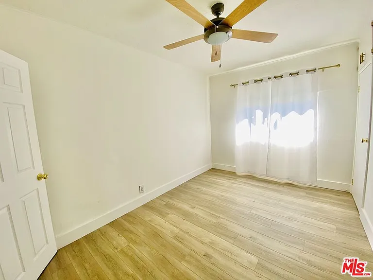 1478 W Vernon Ave — Photo 4