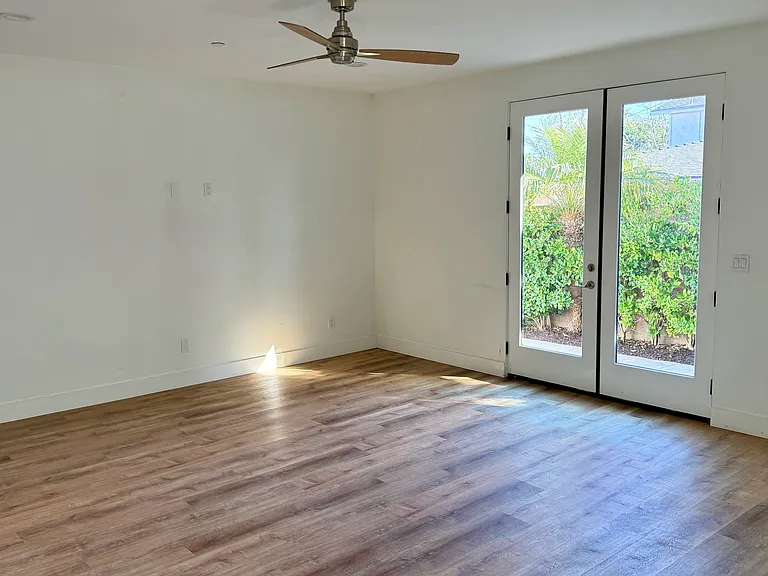2214 Elden Ave #B — Photo 15
