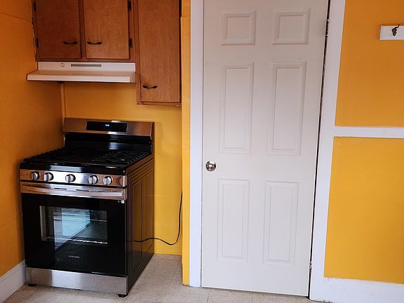 5th image of 4021 Gifford Ave