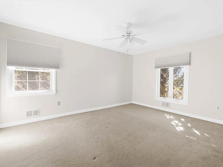 300 Old York Rd — Photo 22