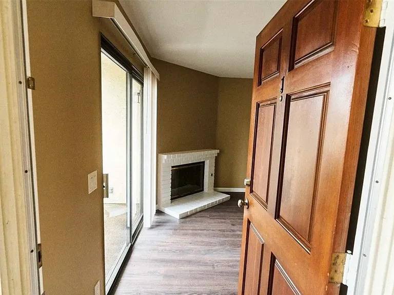 4517 College Way #J — Photo 3
