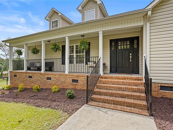 3rd image of 101 Willene Dr
