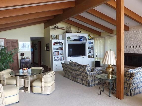 4th image of 5867 Crystal Dr