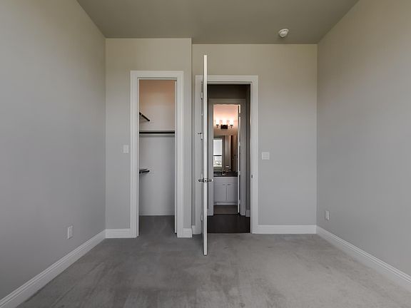 4th image of 8528 Pine Valley Dr