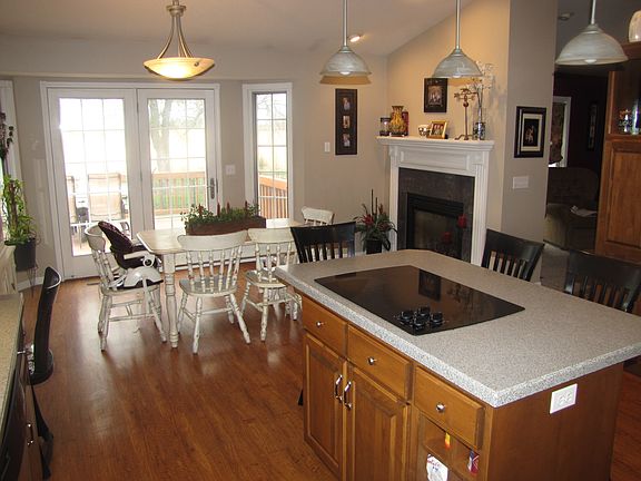 Ceramic stove-top in island