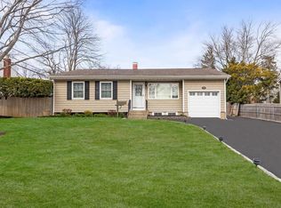 83 Rumford Rd, Kings Park, NY 11754