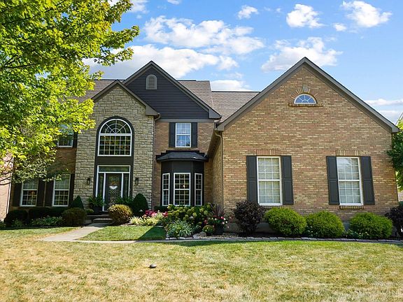 3rd image of 7662 Hedgewood Cir