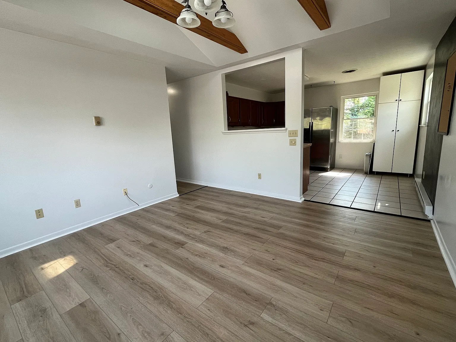 5 bed, 1200 sqft, $1,600 — Photo 3