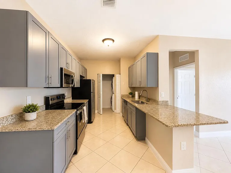 3549 Forest Hill Blvd #25 — Photo 7