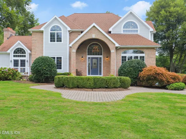 42 Munko Dr, Stamford, CT 06902