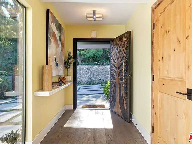 2841 Montcalm Ave — Photo 4
