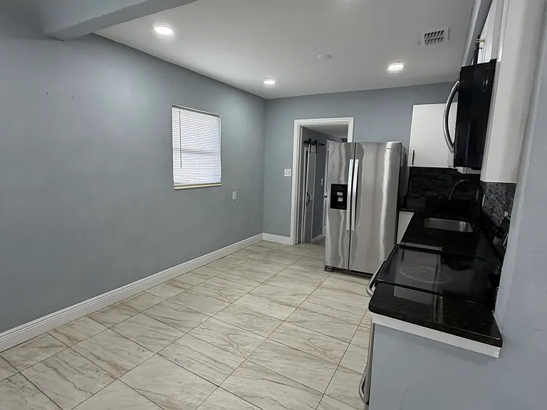 3428 Ithaca St N — Photo 43
