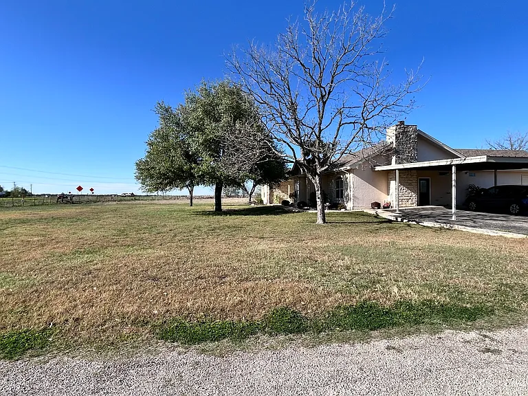 11115 FM 1660 — Photo 31