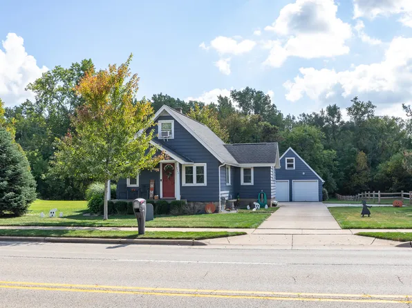 2552 Prairie St SW, Wyoming, MI 49519