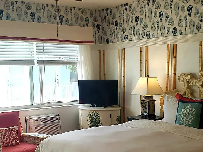 401 Collins Ave #20 — Photo 15