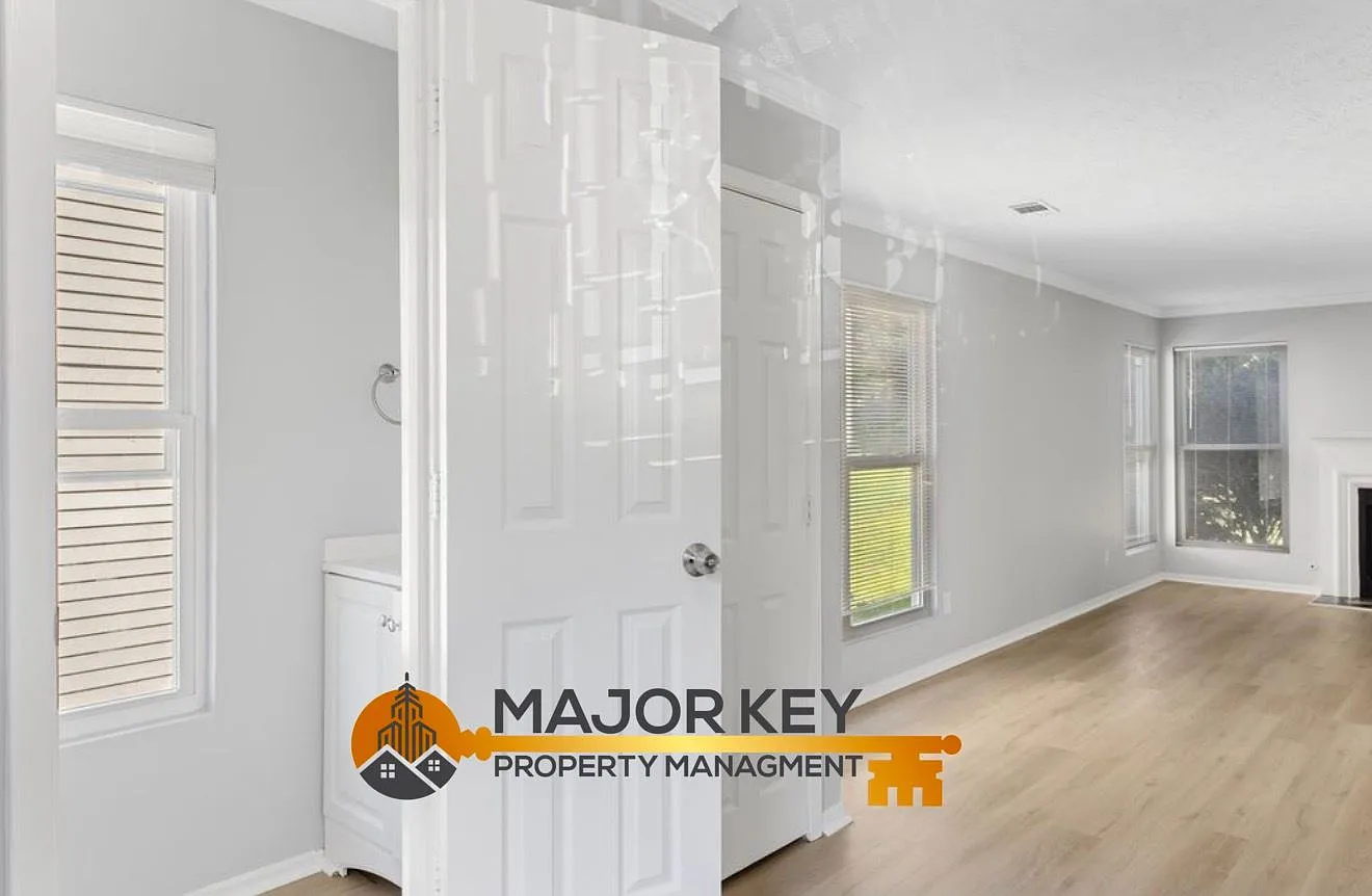4 bed, 2.5 bath, 2004 sqft, $2,550 — Photo 4