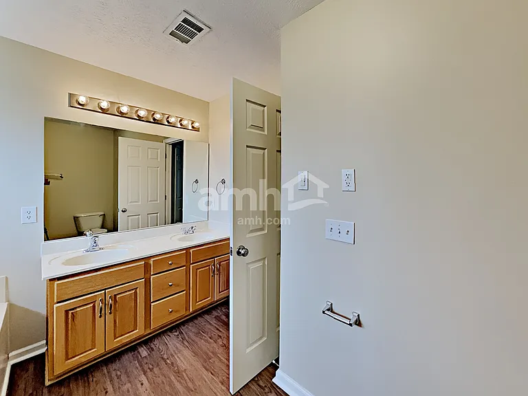 7409 Campton Rd — Photo 13