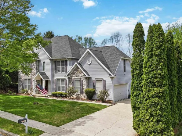 1221 Jill Dr, Hummelstown, PA 17036