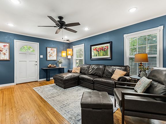 5th image of 318 BREES BLVD
