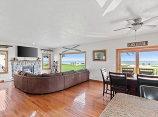 2727 E Shore Dr, Green Bay, WI 54302