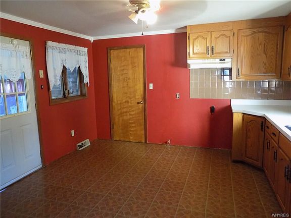 2nd image of 44 Falconer St