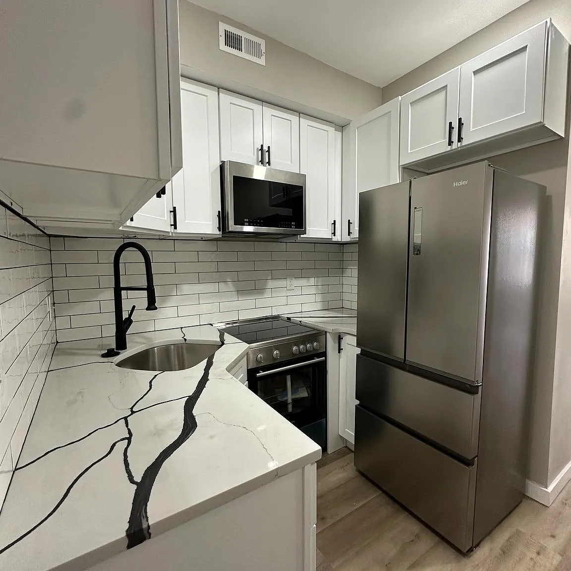2 bed, 2412 sqft, $1,650 — Photo 1