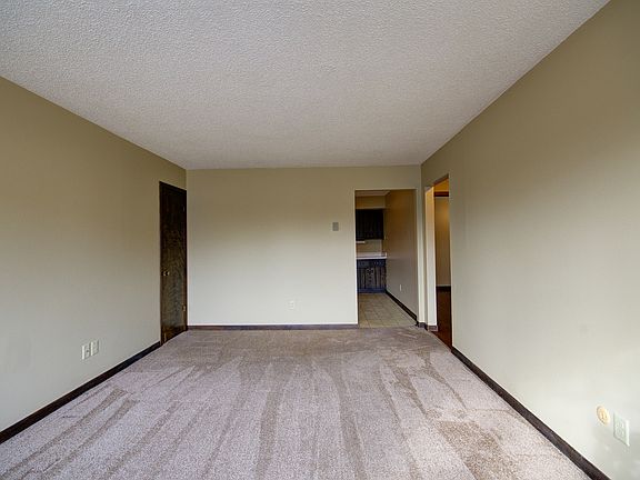 5th image of 214 Midland Ave APT 3