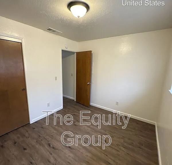 5136 W Cambridge Ave — Photo 13