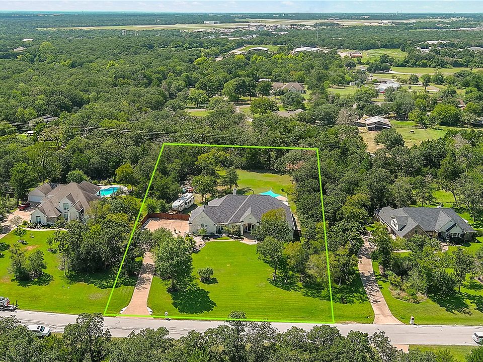 1st image of 3946 Arboleda Dr