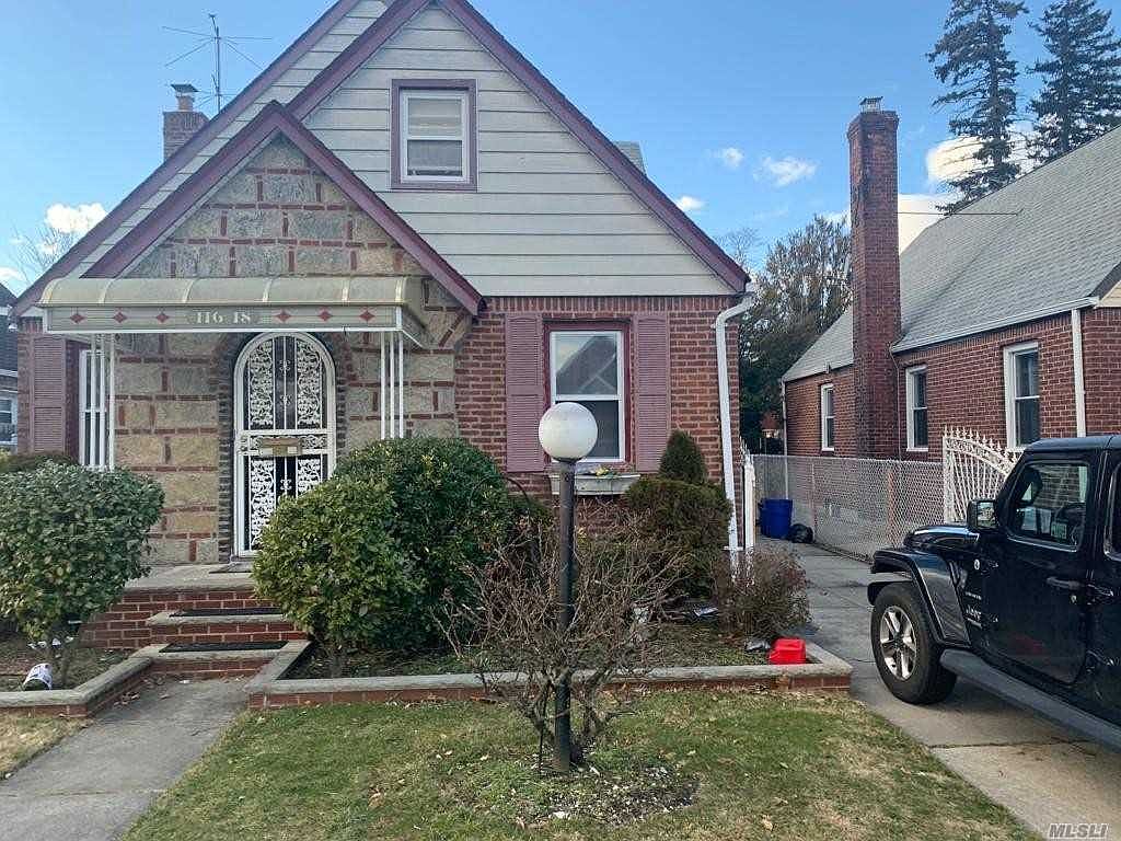 116 18 230th St Cambria Heights Ny 11411 Mls 3282306 Zillow