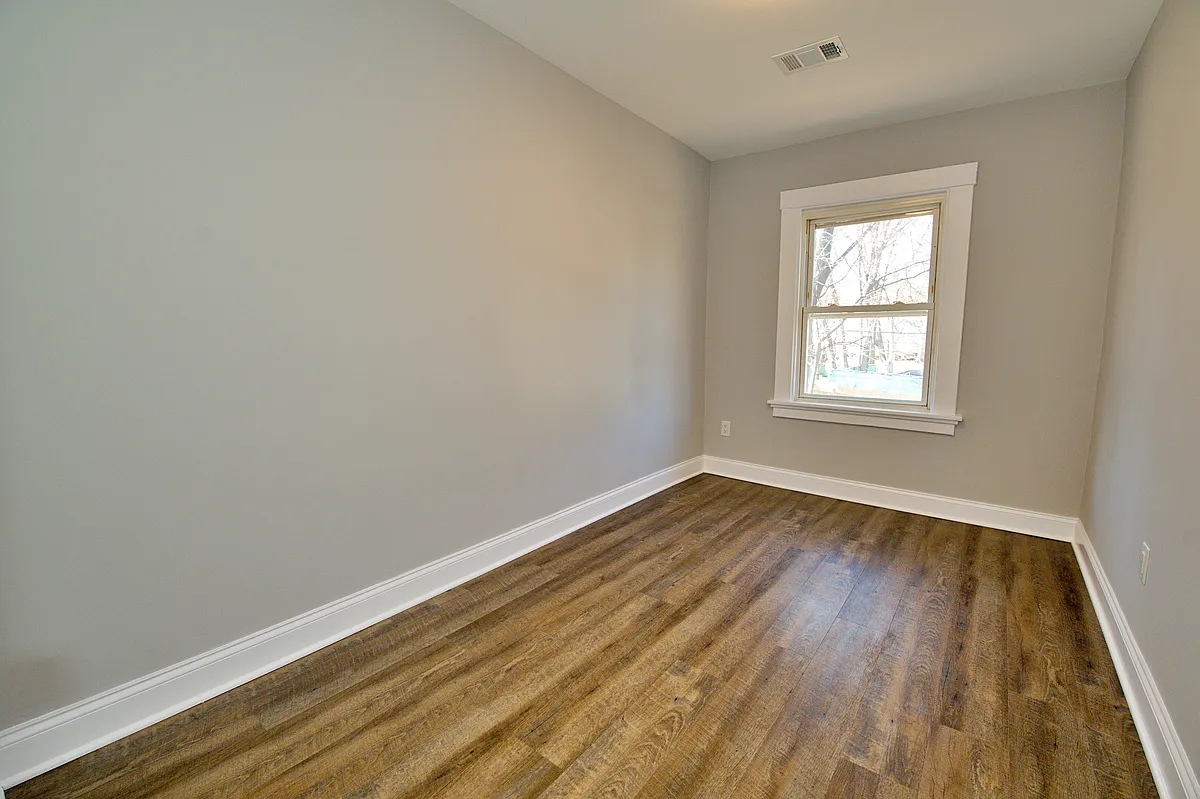 Building Photo - 116 Maple Ave #3