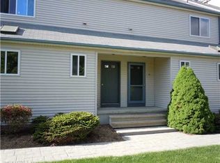 20 Ivy Grove Ct, Shelton, CT 06484