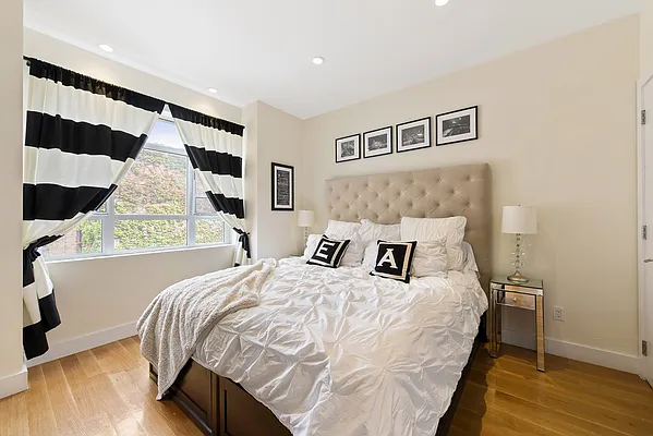 Sold by Nest Seekers International | media 19